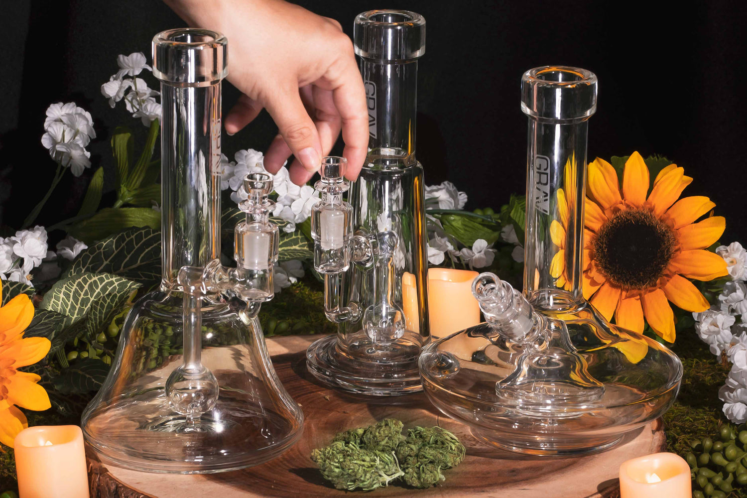 The Difference Between Bongs and Bubbler Pipes
