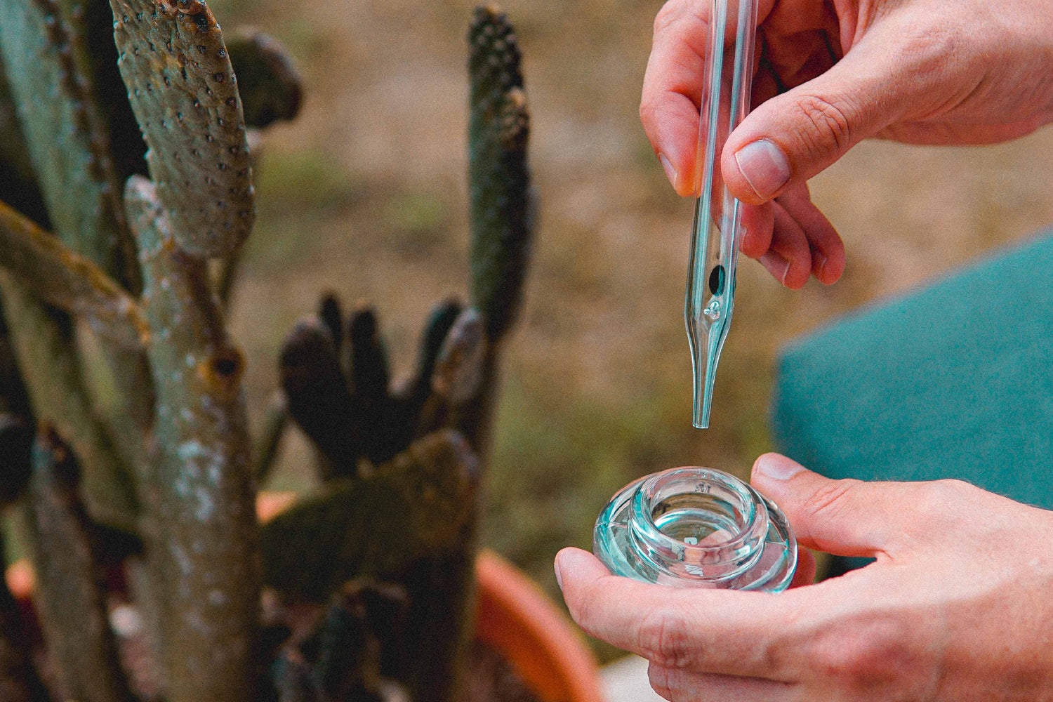 How to Dab With a Quartz Vape Straw - GRAV®